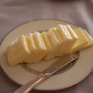 Butter_with_a_butter_knife